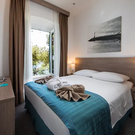 Hotel Mlini 酒店 4*