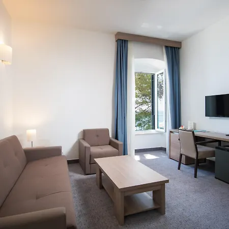 Hotel Mlini Otel 4*