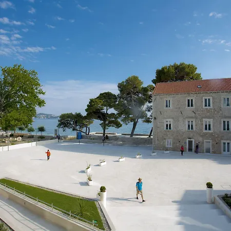 Hotel Mlini 4*